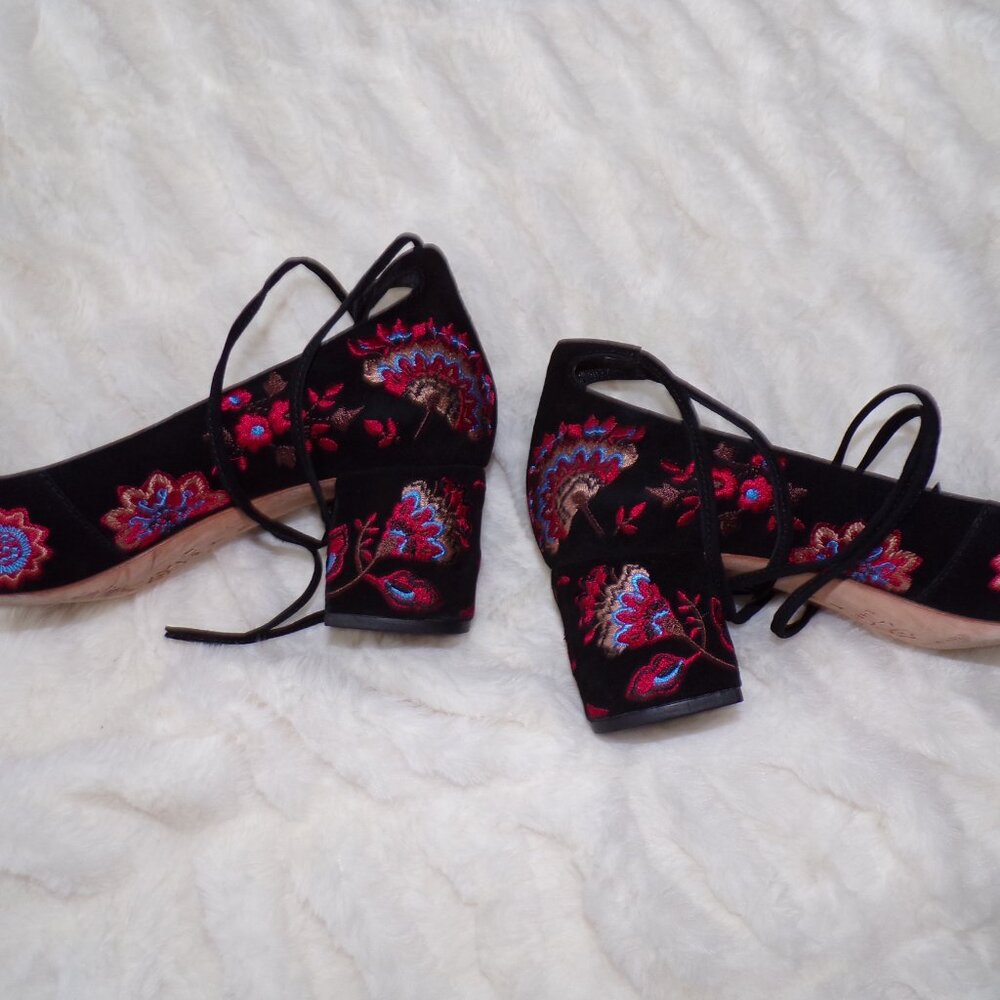 Loeffler Randall italian embroidered Black lace up heels 7 Y2k - Picture 6 of 12